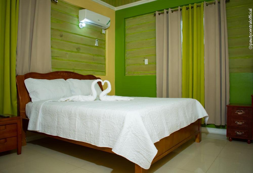Ivs Bed And Breakfast Кингстън Екстериор снимка