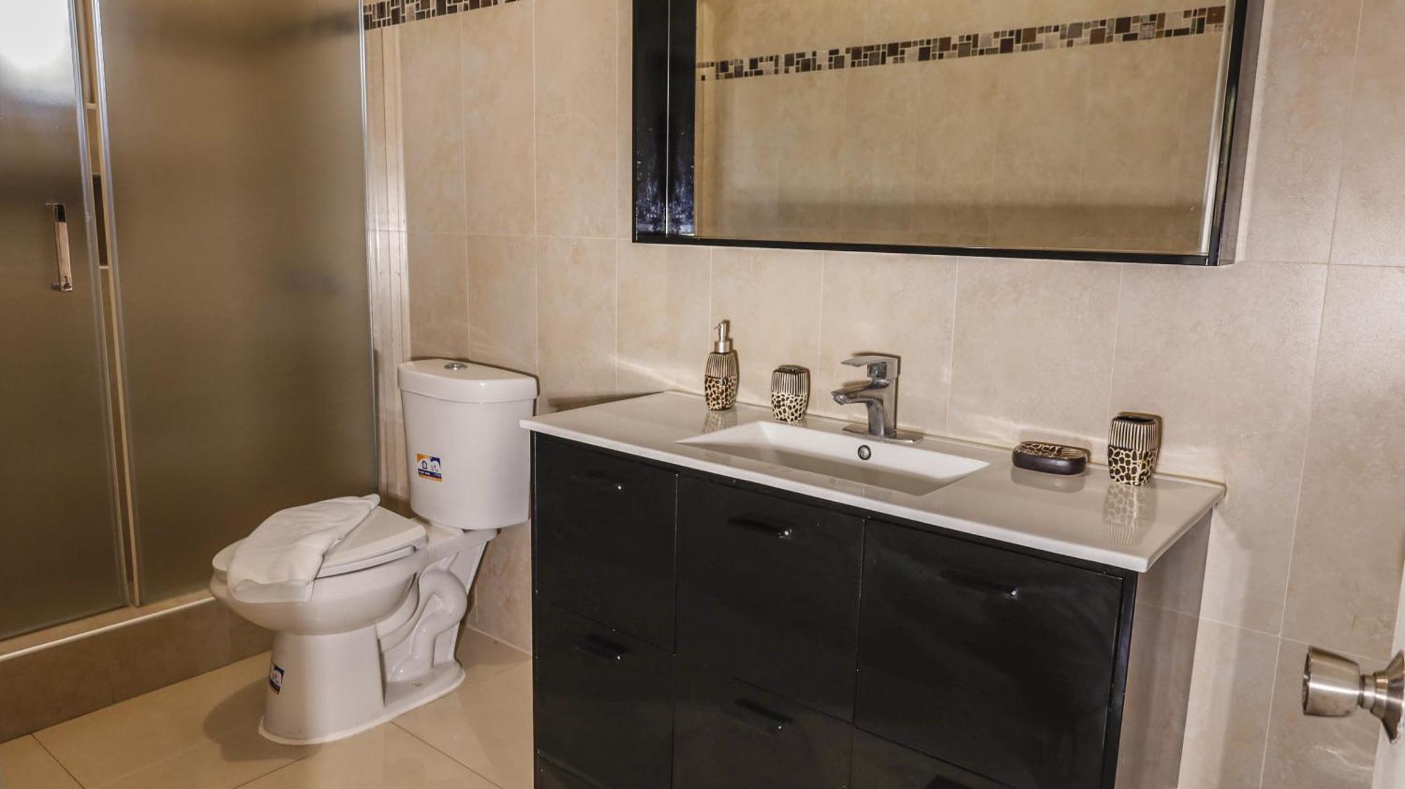 Ivs Bed And Breakfast Кингстън Екстериор снимка
