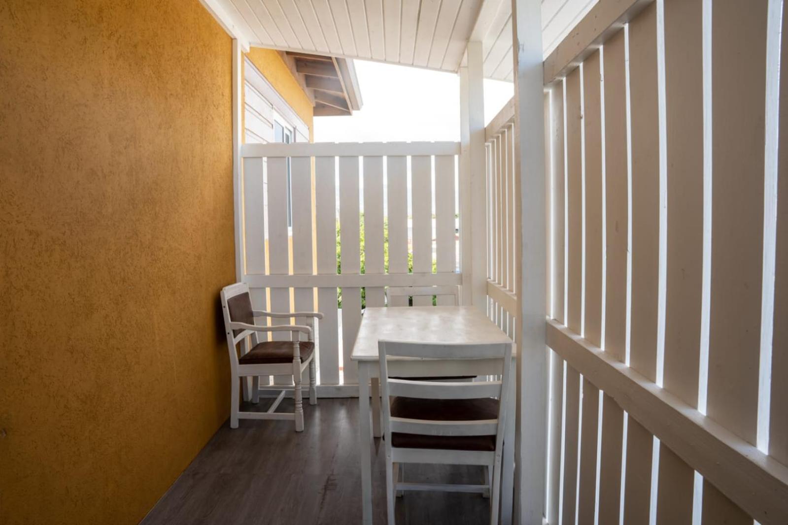 Ivs Bed And Breakfast Кингстън Екстериор снимка